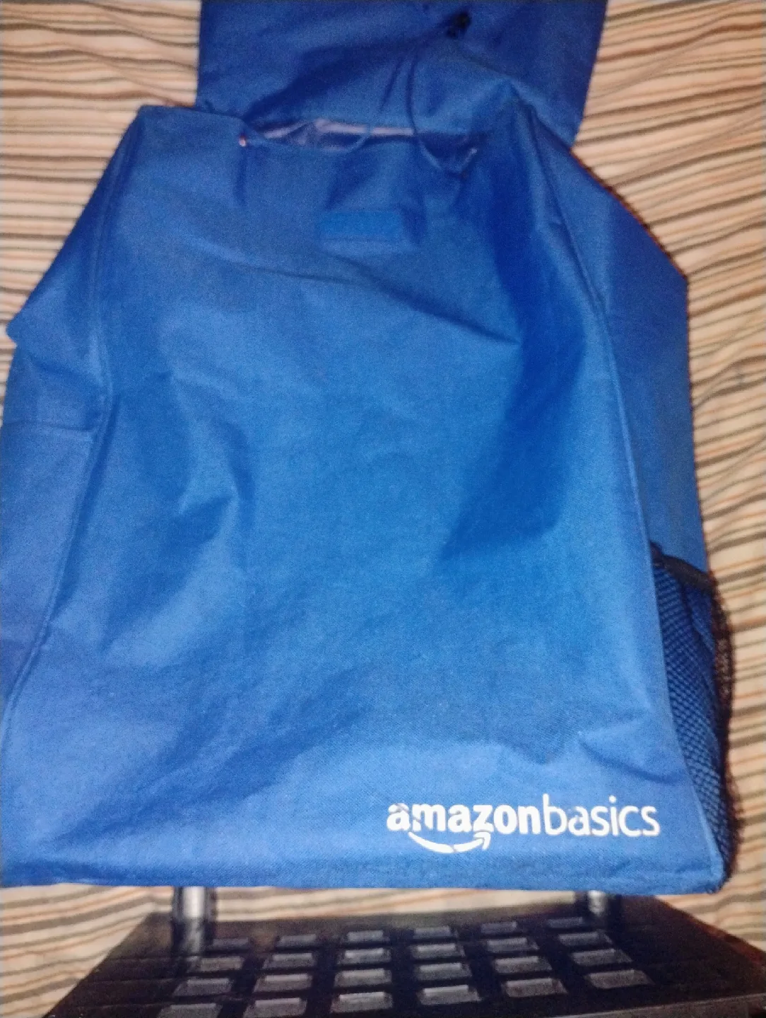 AmazonBasics Blue Rolling Shopping Cart image indicator(2)
