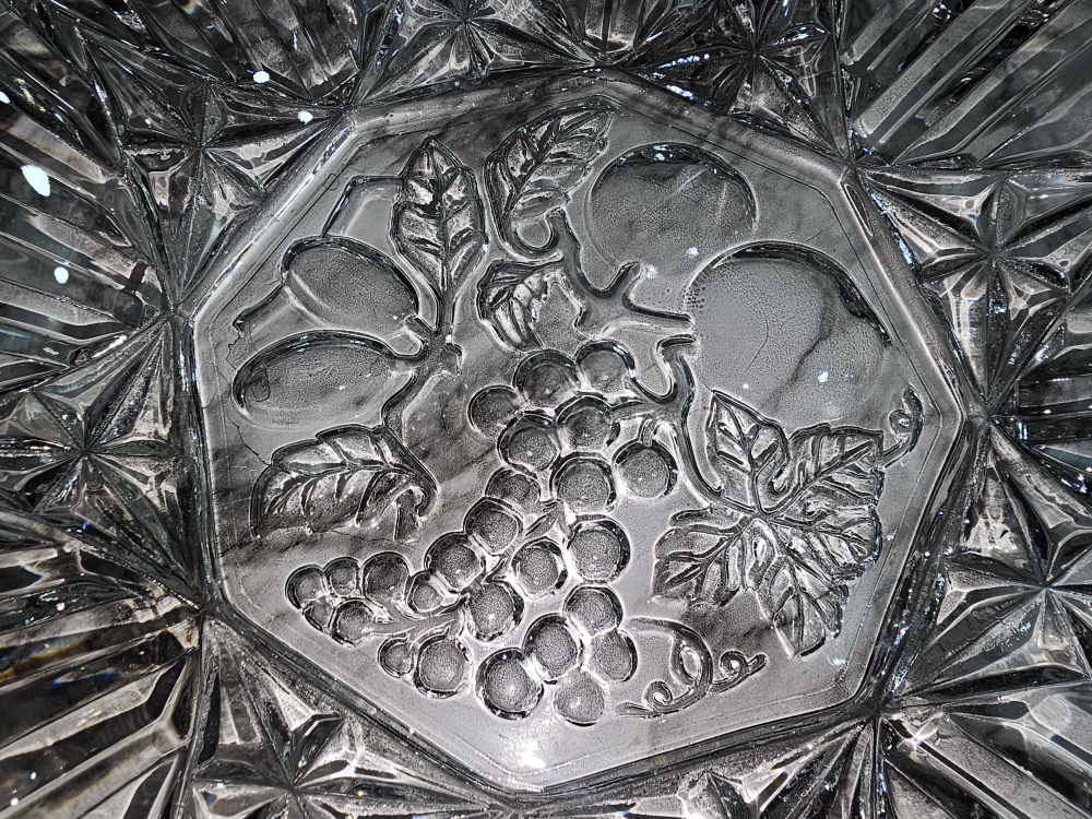 Vintage Clear Glass Fruit Bowl - photo 4
