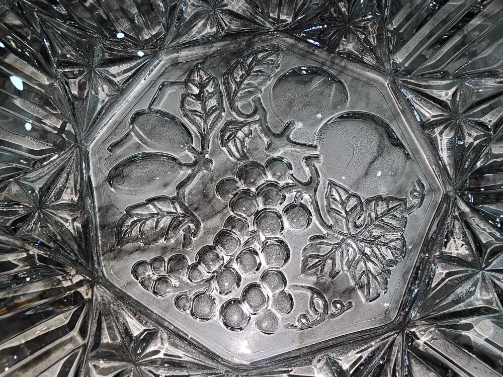 Vintage Clear Glass Fruit Bowl image indicator(4)