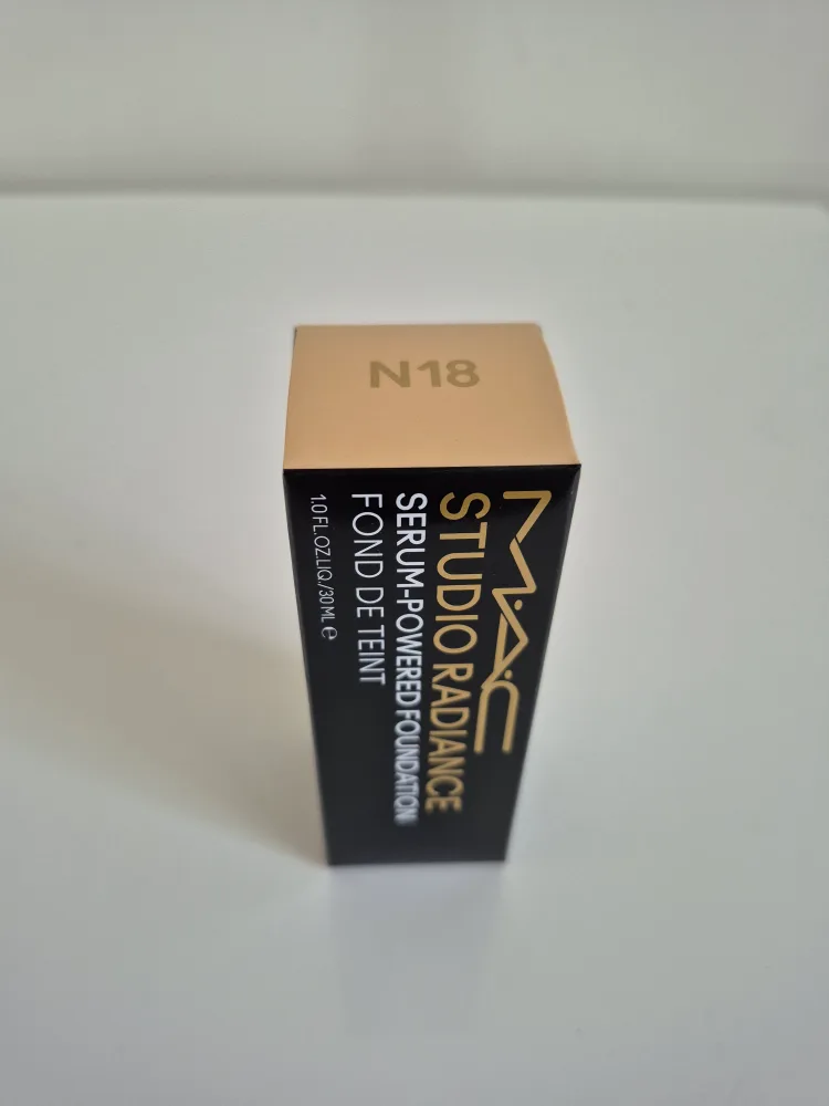 MAC Studio Radiance Serum-Powered Foundation N18 image indicator(2)