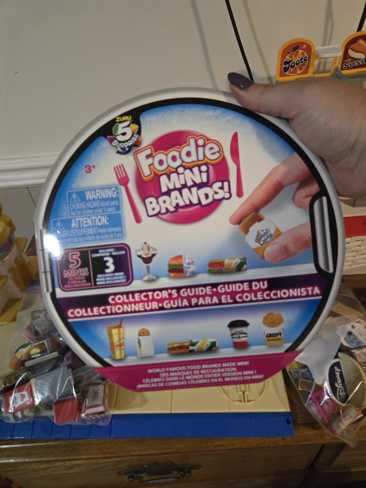 Mini Brands & Mini Mart Playset - photo 5