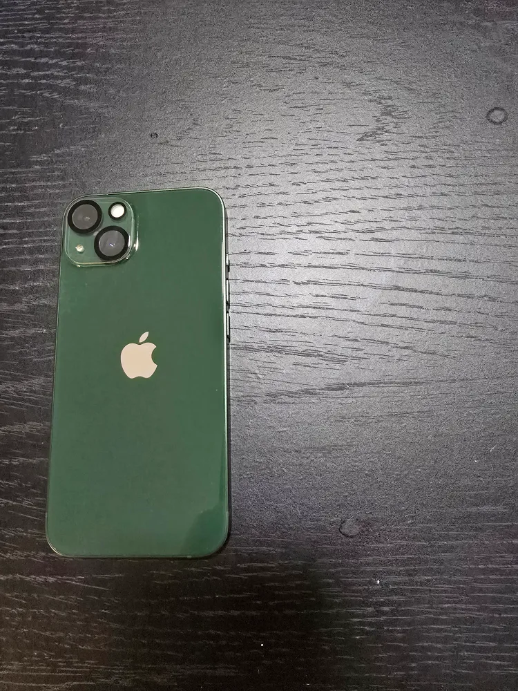 iPhone 13 - Green image indicator(2)