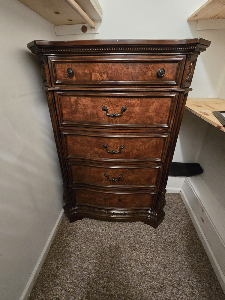 Ornate Wood Bedroom Set -2 Dressers, Chest, 2 Nightstands, bed