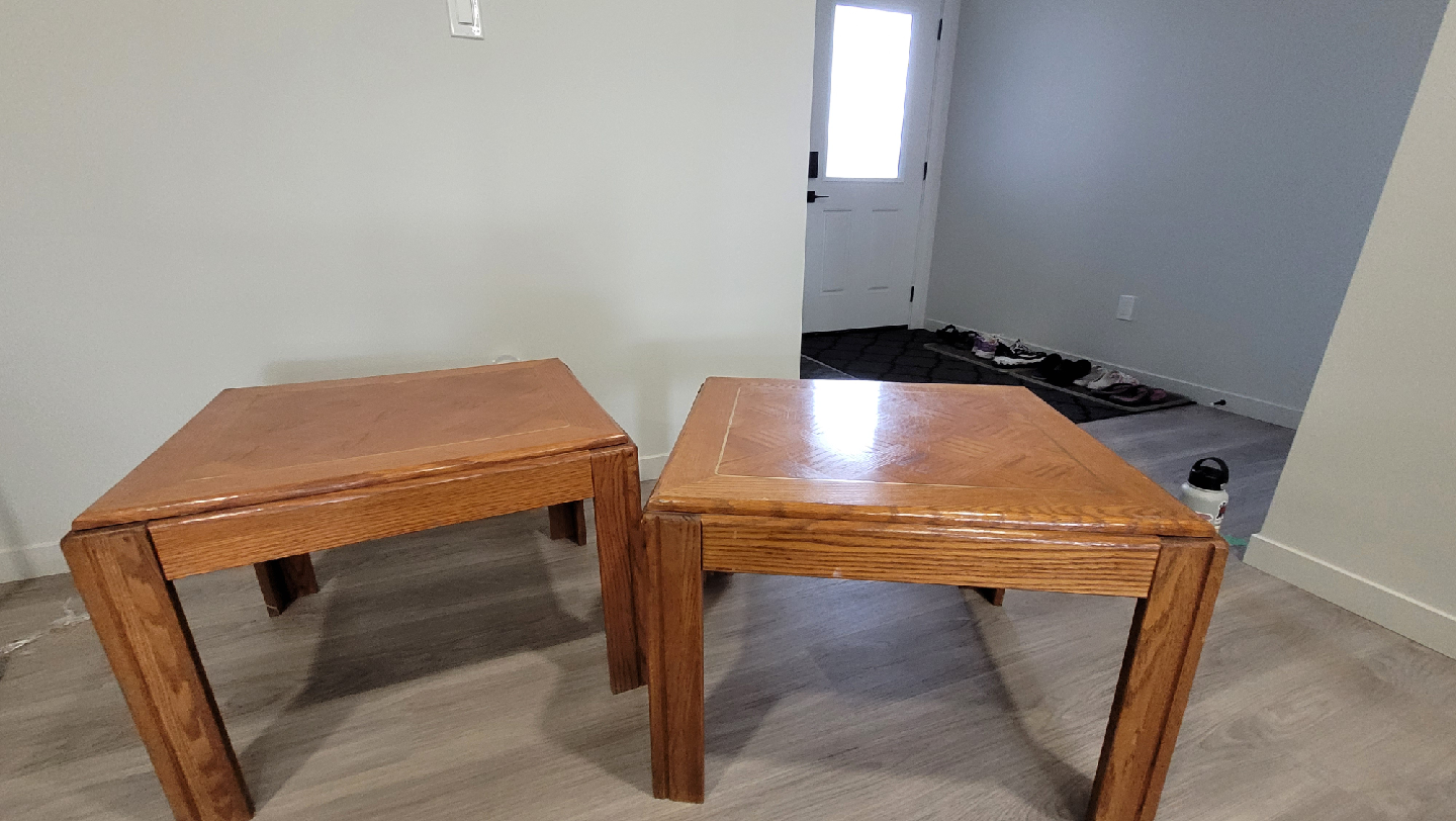 Set of 2 Wooden Side Tables