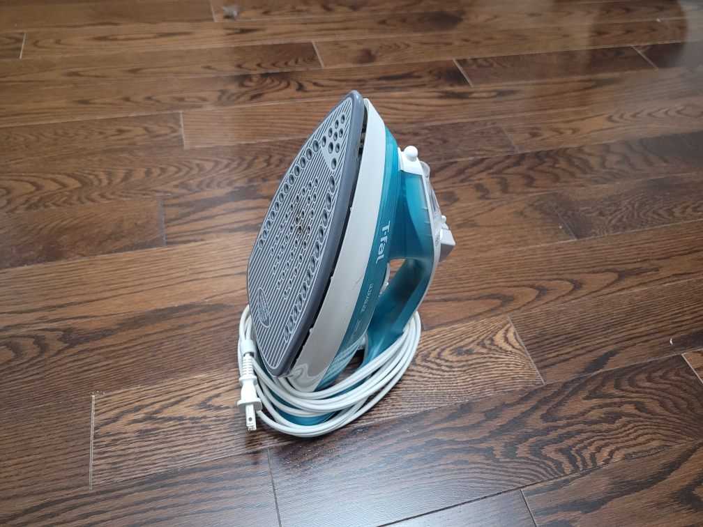 T-fal Ultraglide Easycord Iron - photo 3