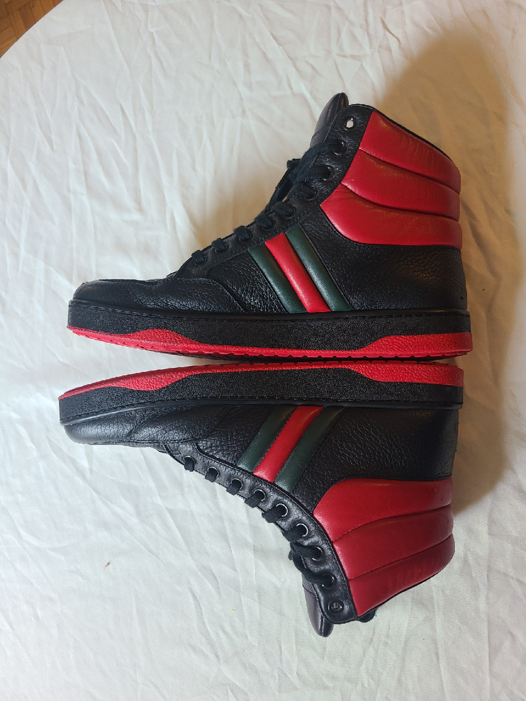 Gucci Leather High-Top Sneakers - Black & Red