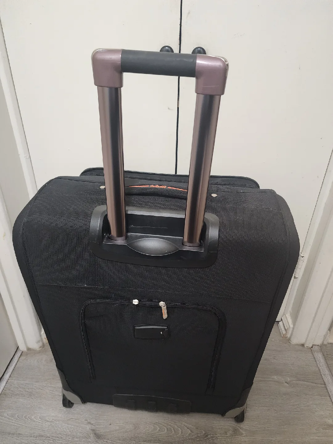 Heys Black checking Luggage. Big size in the set. image indicator(9)