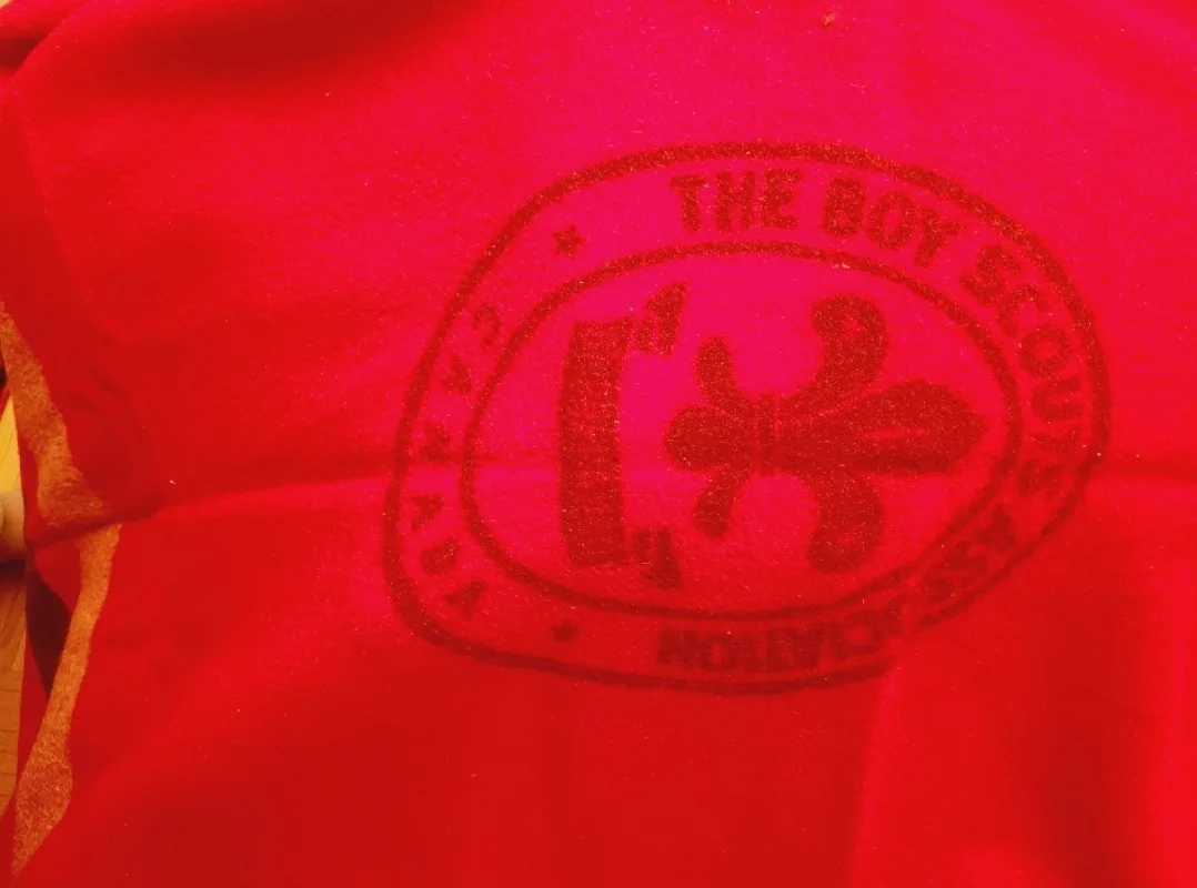 READ AD:. Vintage 100% Wool  Boy Scouts of Canada Blanket image indicator(2)