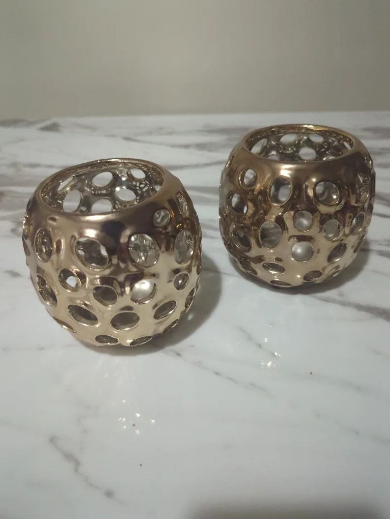 Gold Decorative Candle Holders (Set of 2) image indicator(3)