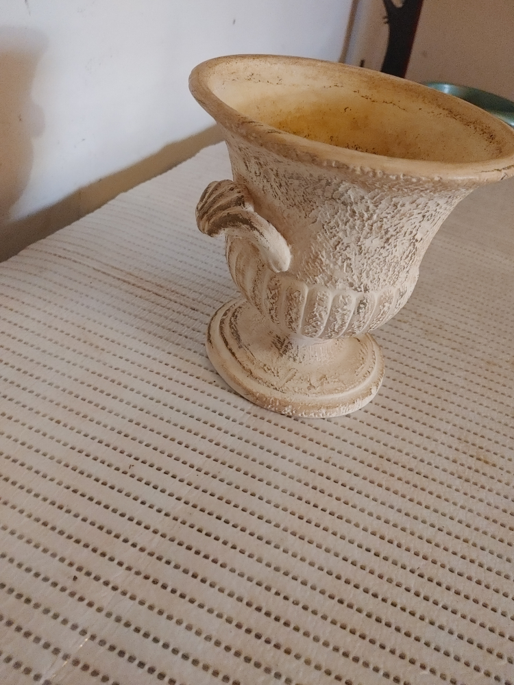 Decorative Urn Vase - photo 2