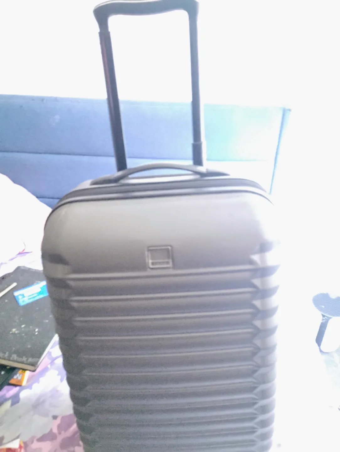 Gray Carry-on Suitcase image indicator(3)