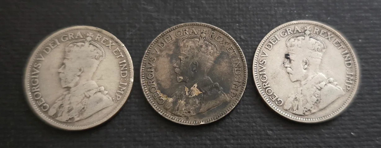 Vintage silver Canadian 25 Cent Coins image indicator(2)