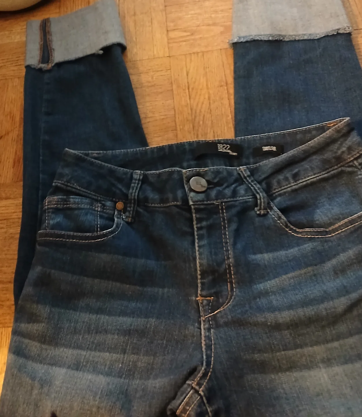 1822 Denim Taylor Jeans - Size 4 thumbnail