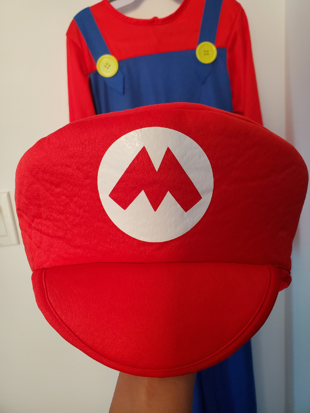 Mario Costume - Includes hat and gloves! (Age 9-11) - photo 2
