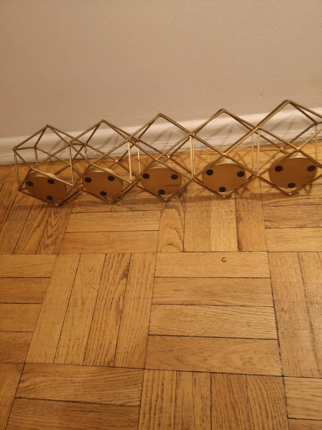 Gold Metal Geometric Candle Holder image indicator(2)