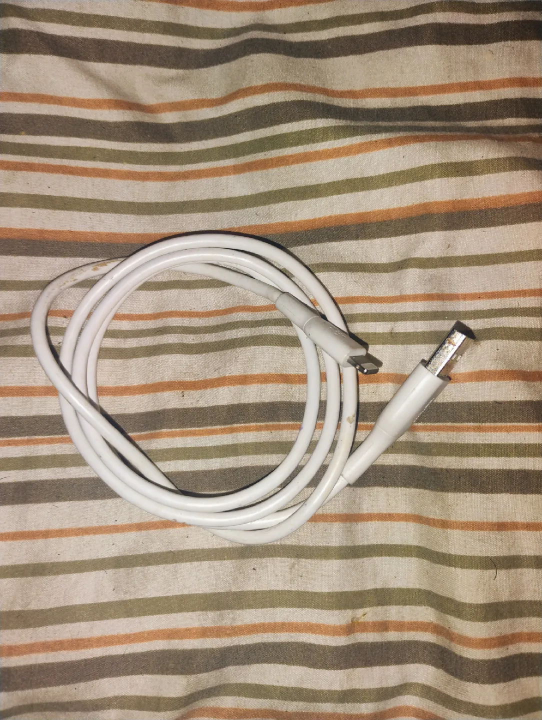 White USB to Lightning Cable thumbnail