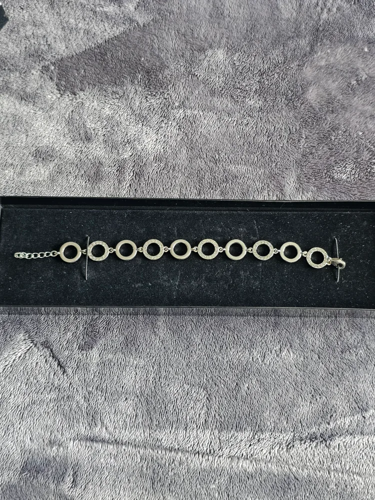 Silver-tone Circle Link Bracelet thumbnail