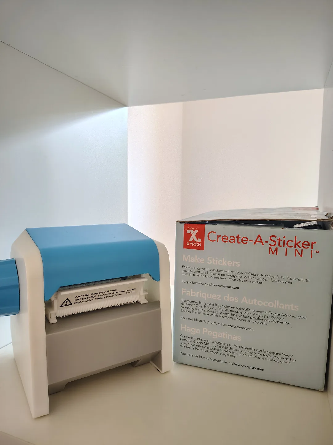 Xyron Create-A-Sticker Mini image indicator(3)