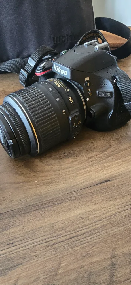 Nikon D5100 DSLR Camera with 2 Lenses image indicator(3)