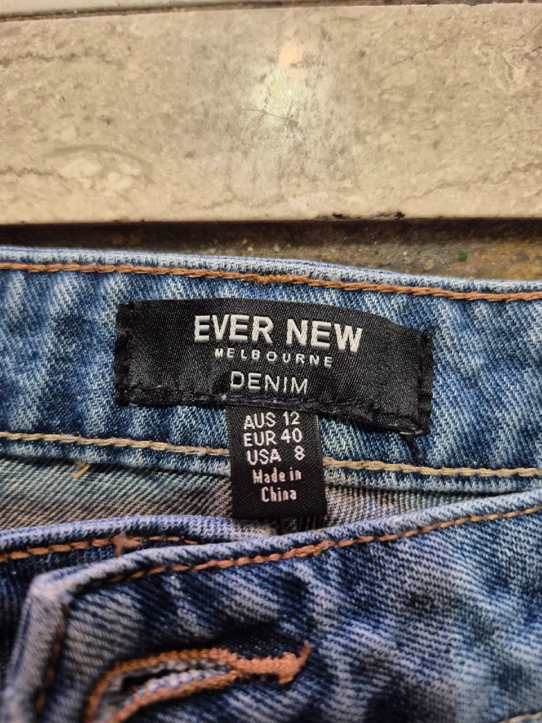 Ever New Alexa Boyfriend Jeans - Size 8 image indicator(2)