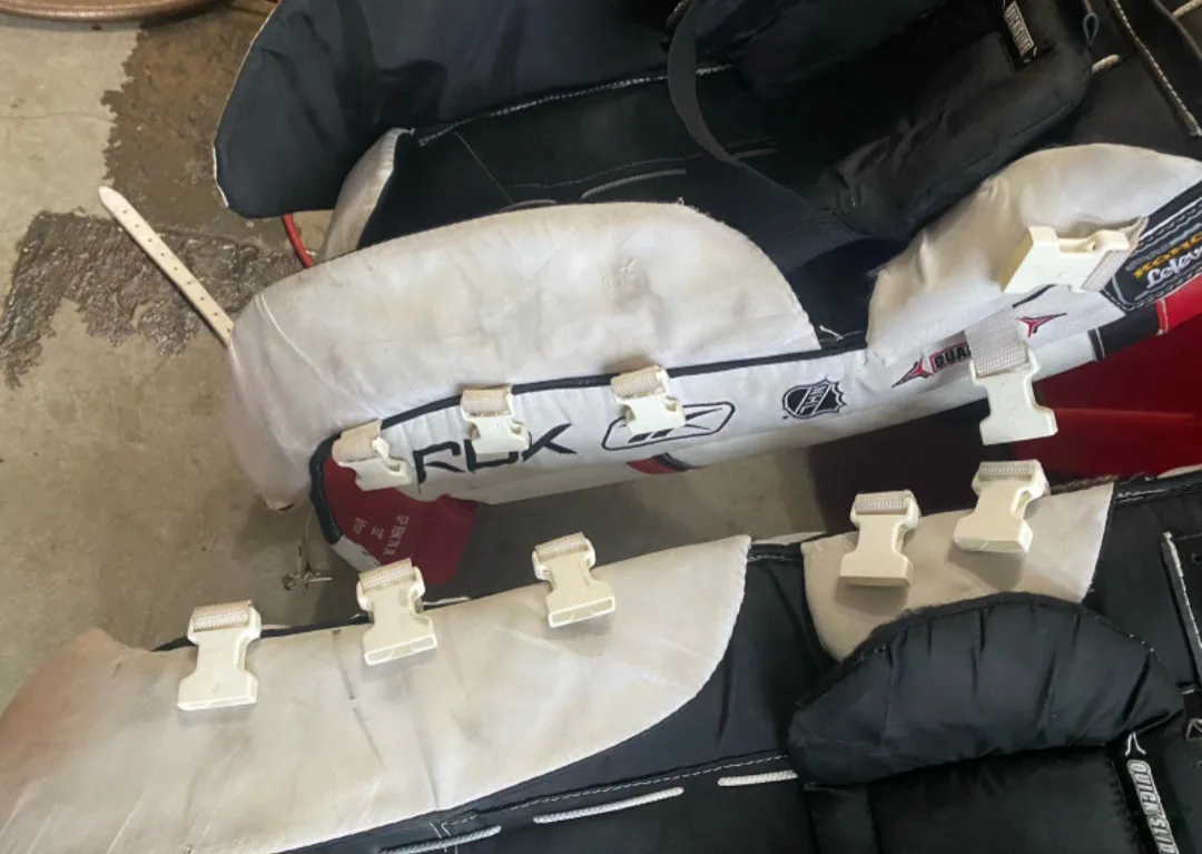 Reebok RBK 7K JR Goalie Pads 32" image indicator(3)