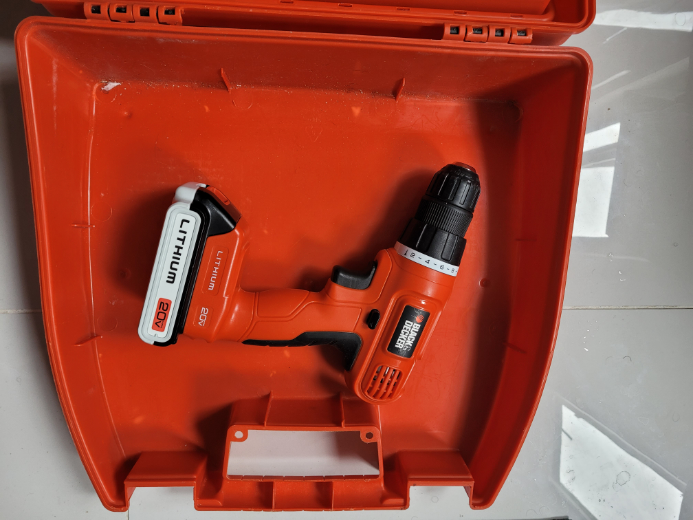 Black and Decker 20v Cordless Drill Set - 80% Discount