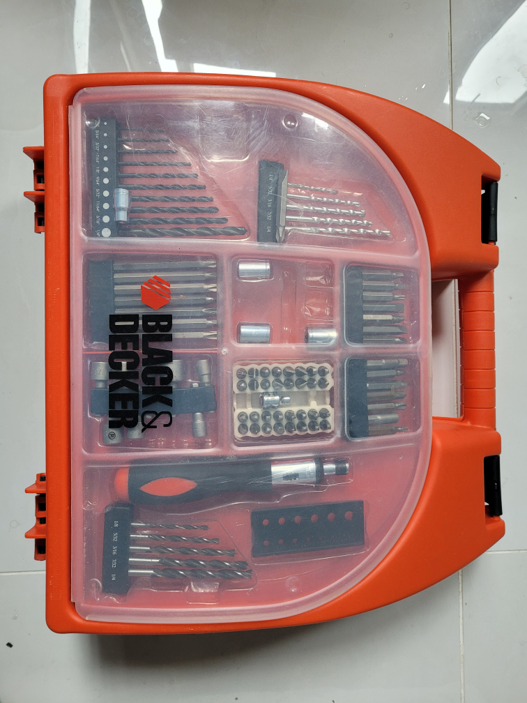 Black and Decker 20v Cordless Drill Set - 80% Discount - photo 3