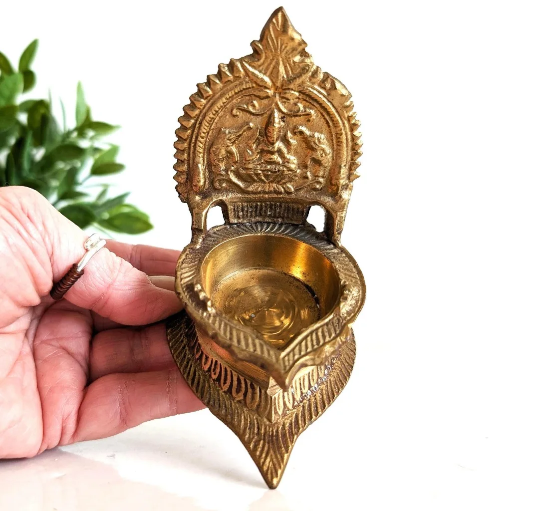 Kamatchi Vilakku Brass Oil Lamp ~ Pooja Room ~ Diya Puja image indicator(3)
