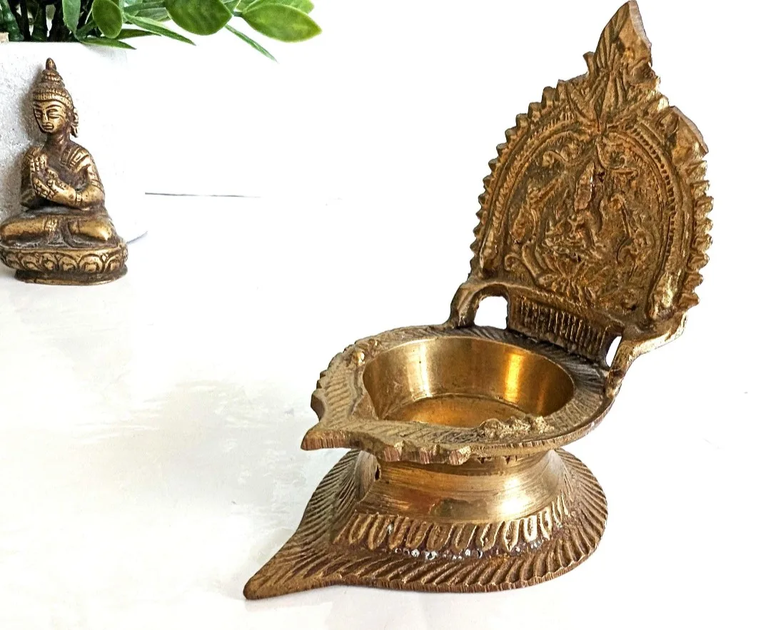 Kamatchi Vilakku Brass Oil Lamp ~ Pooja Room ~ Diya Puja image indicator(8)