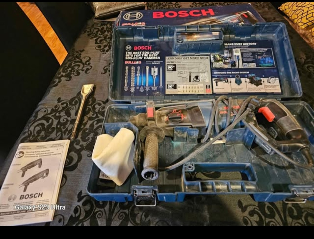 Bosch Bulldog Xtreme Rotary Hammer 11255VSR + a bit tile lifter - photo 3