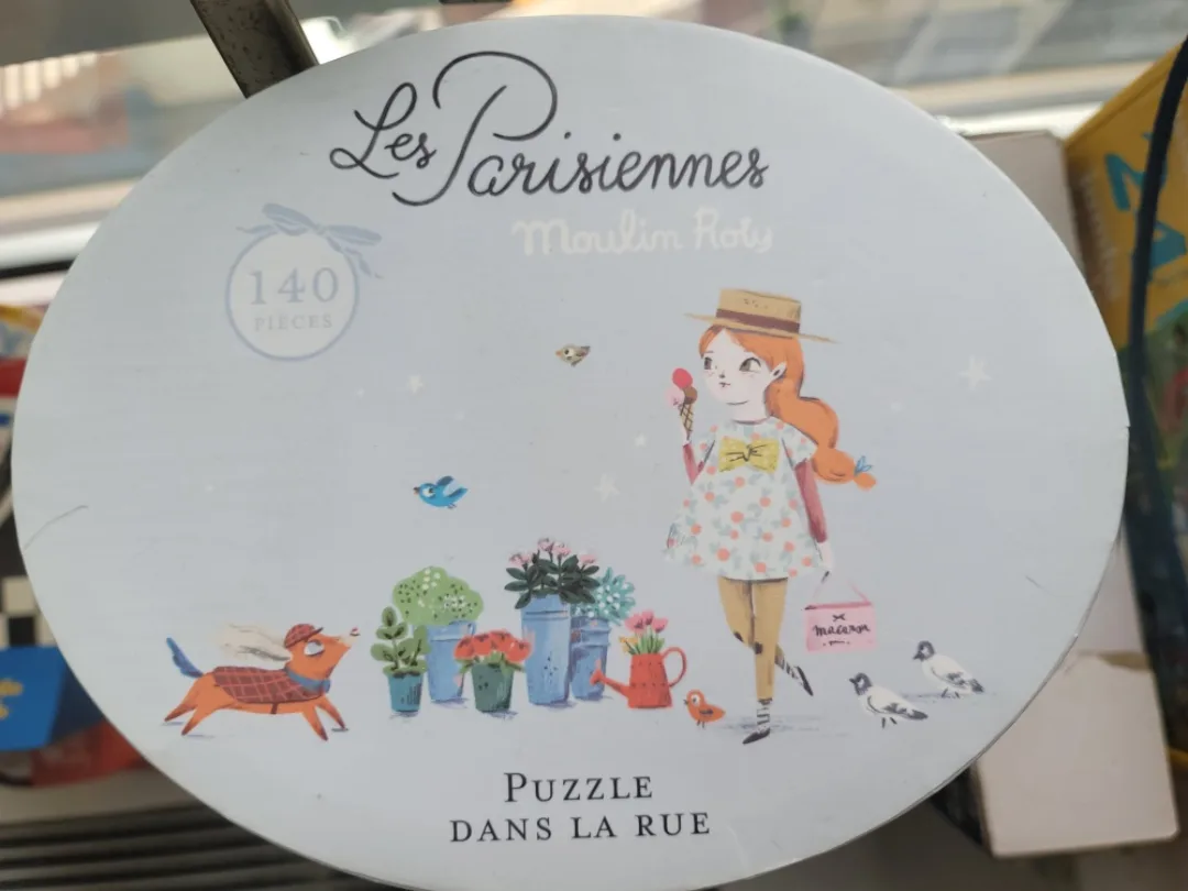 Moulin Roty Les Parisiennes Puzzle Dans la Rue, 140 Pieces thumbnail