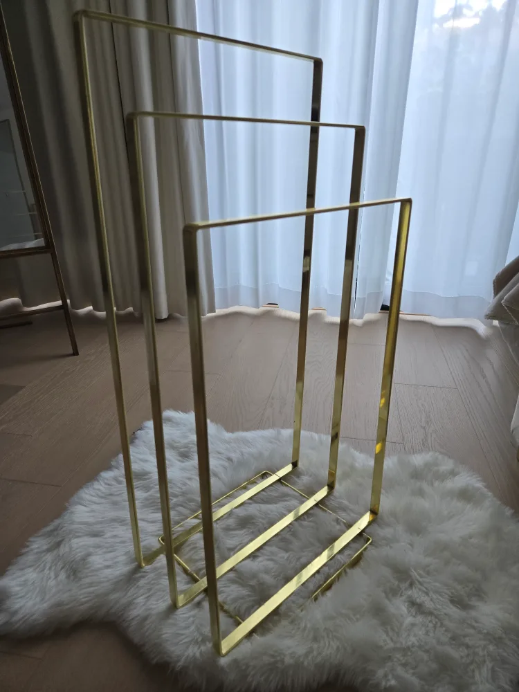 Gold Metal Towel Rack Stand image indicator(4)