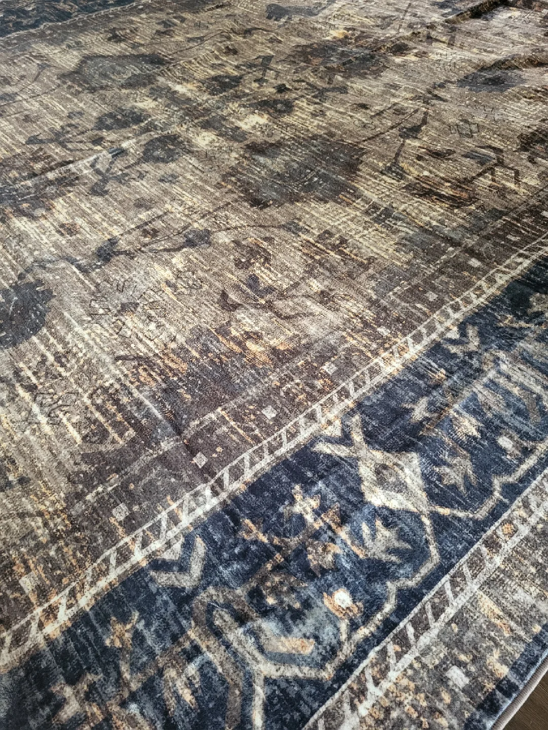 9ft X 12ft Area rug (Brand new) image indicator(6)