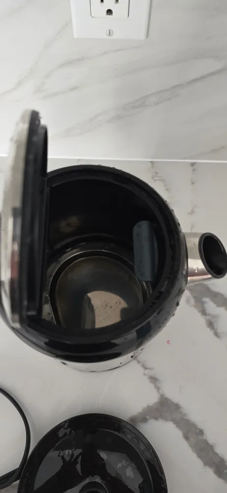 Oster Electric Kettle - Black image indicator(2)