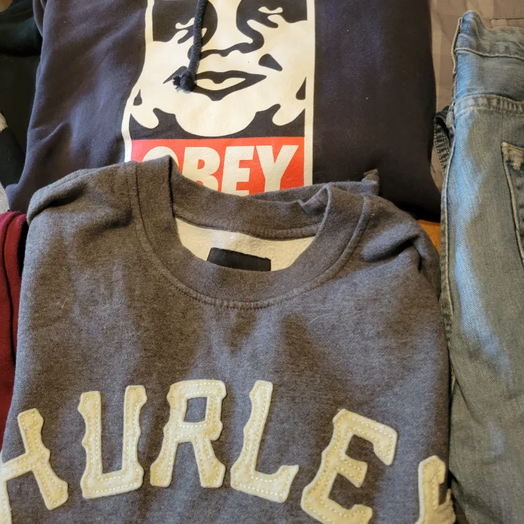 Mixed Clothing Lot: Abercrombie, Hurley, Obey etc image indicator(2)