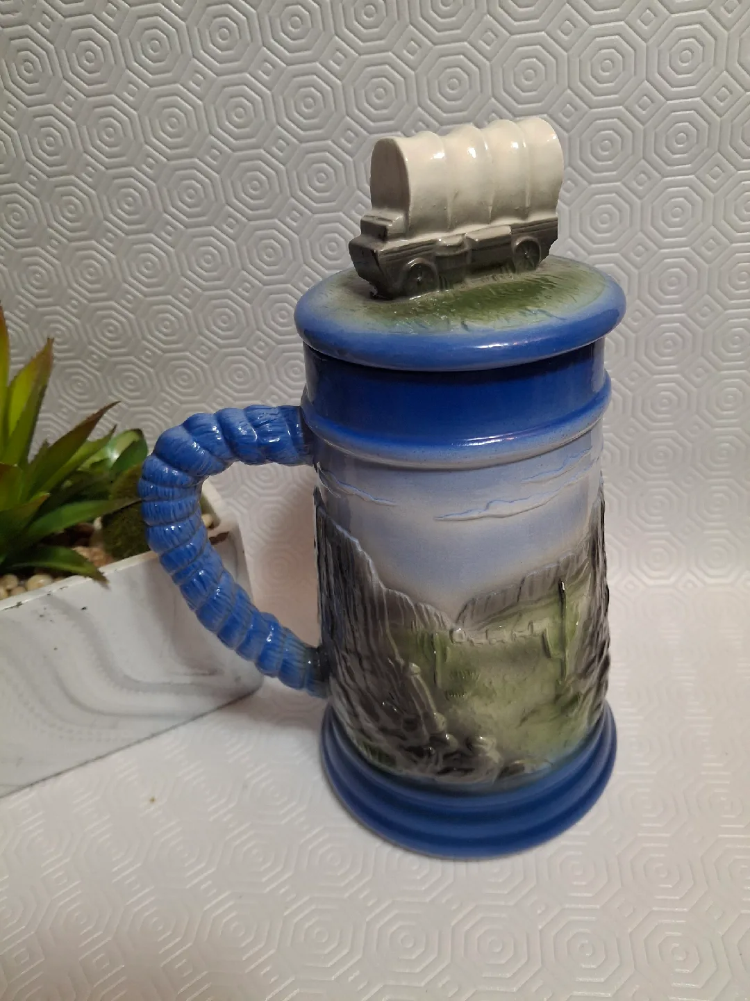 Luv Mary Covered Wagon Stein image indicator(5)