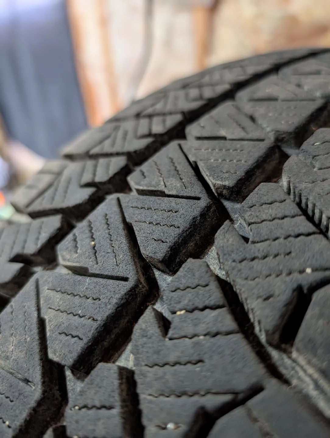 (4)-195/60R16 Winter Tires On Steel Rims Off 2005 Subaru Impreza image indicator(4)