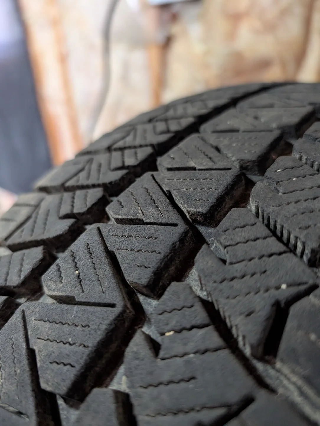 (4)-195/60R16 Winter Tires On Steel Rims Off 2005 Subaru Impreza image indicator(6)