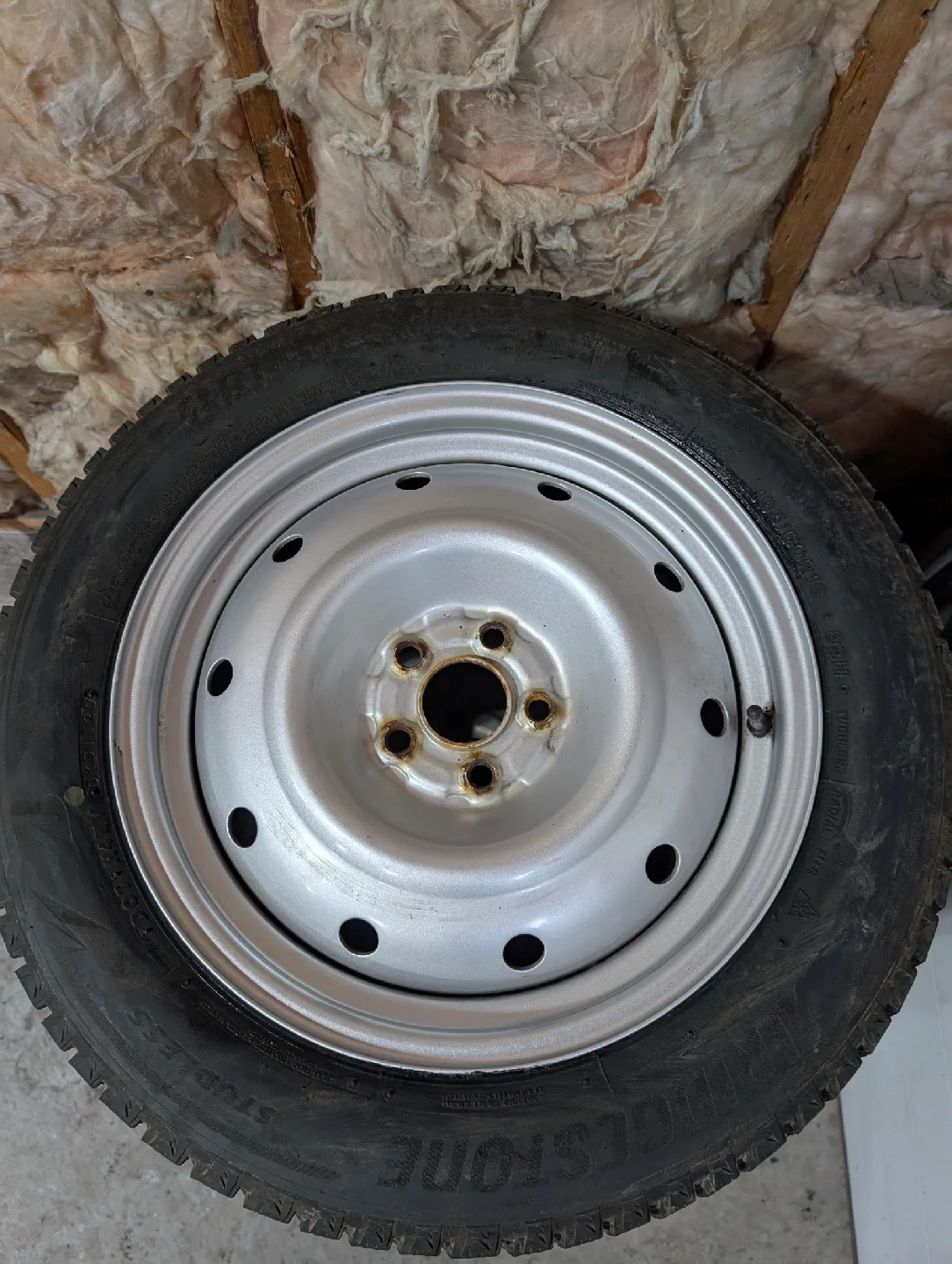 (4)-195/60R16 Winter Tires On Steel Rims Off 2005 Subaru Impreza image indicator(7)