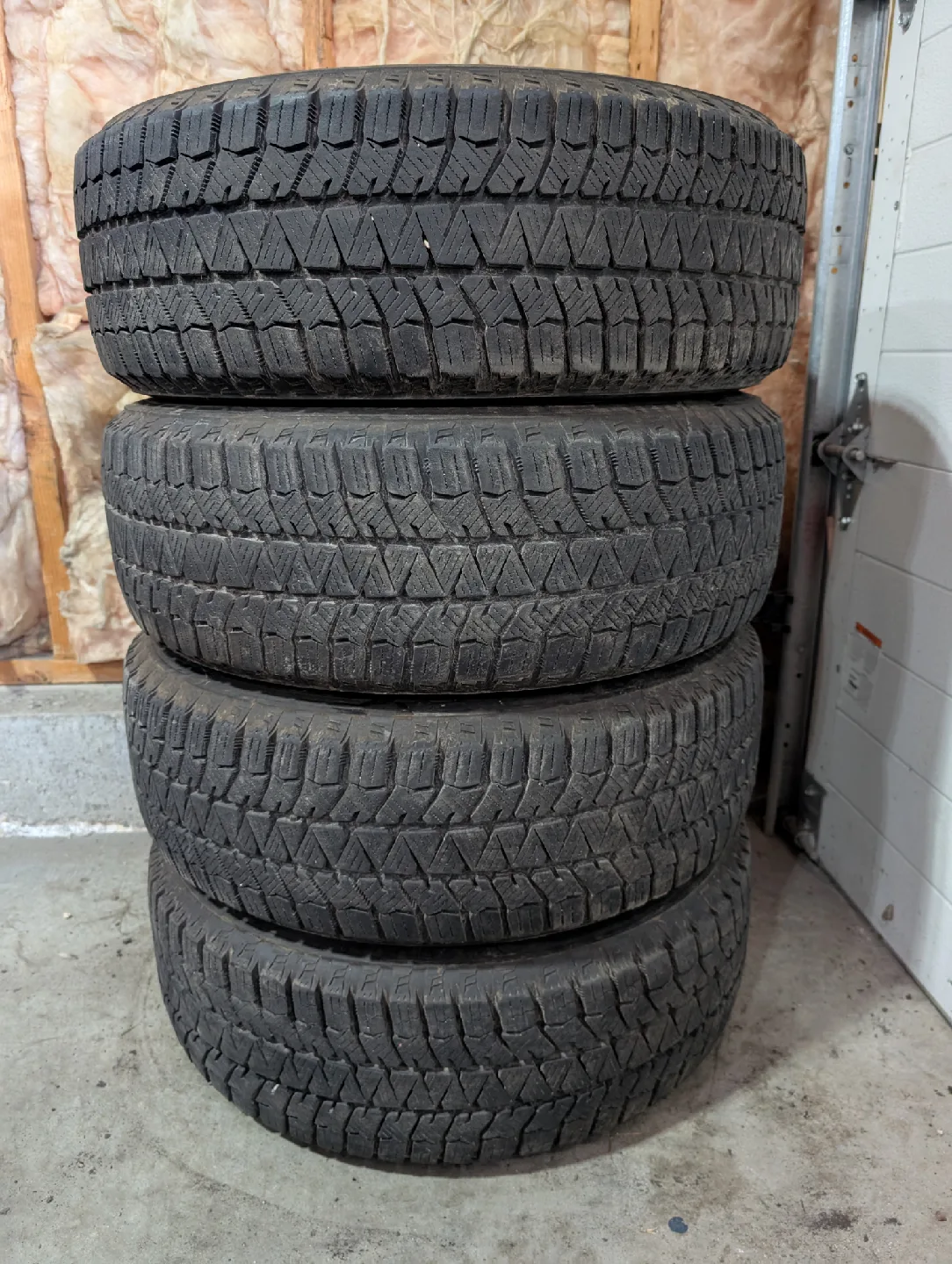 (4)-195/60R16 Winter Tires On Steel Rims Off 2005 Subaru Impreza image indicator(8)