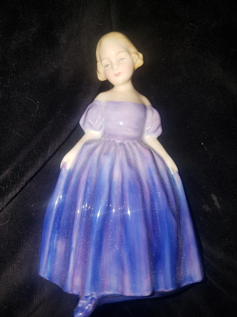 Royal Doulton Figurine - Marie HN1370 - photo 2