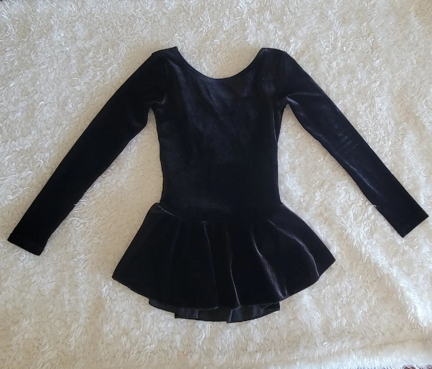 Girls Black Velvet Ice Skating Dress Size 6X-7 thumbnail
