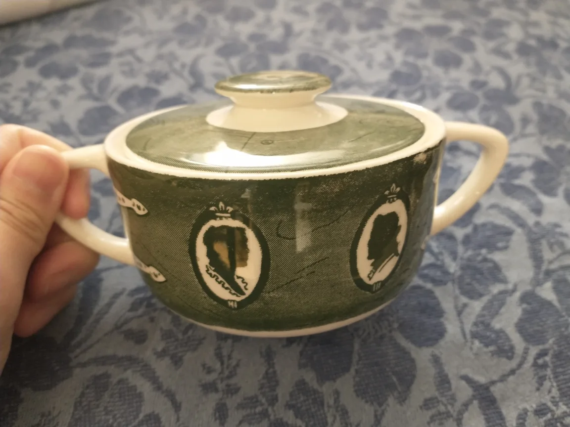 Vintage green and white dish with lid and handles image indicator(2)