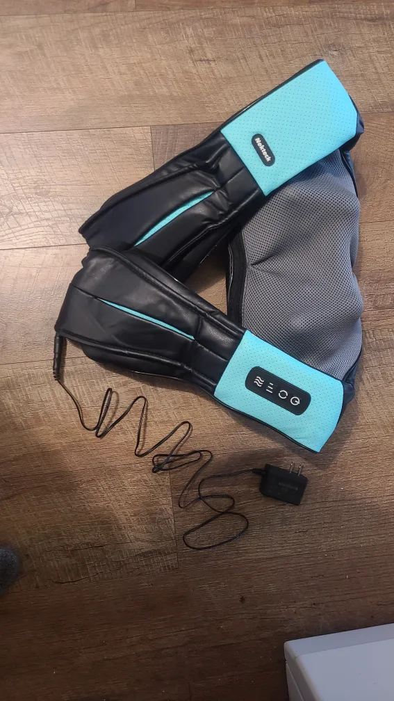 Nekteck Shiatsu Kneading Massager with Heat Function image indicator(4)