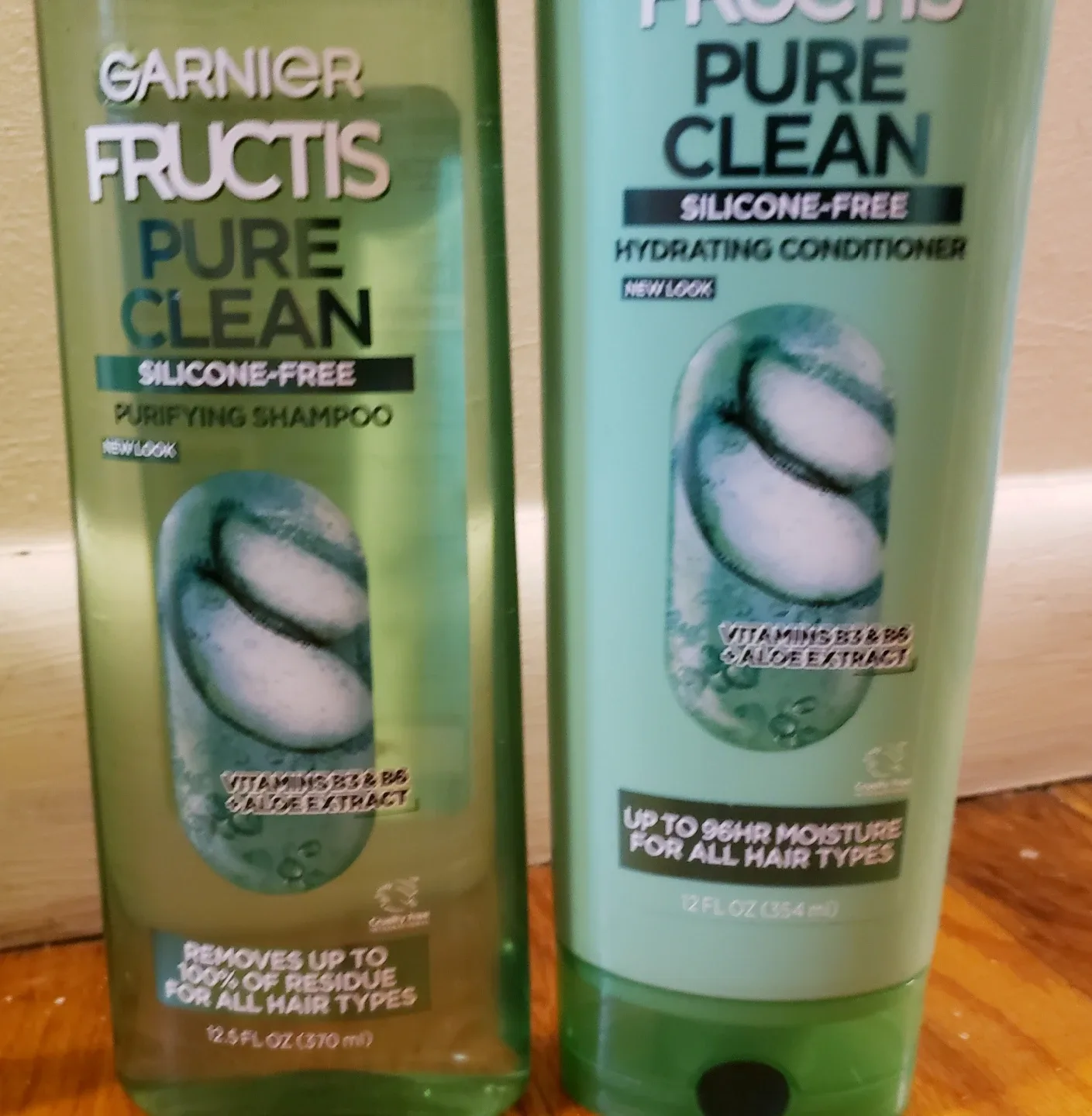 2 for $5 Garnier Fructis Shampoo & Conditioner Set image indicator(3)