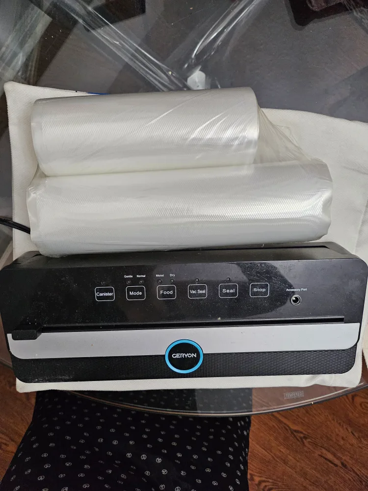 Geryon Vacuum Sealer + 2 Rolls thumbnail