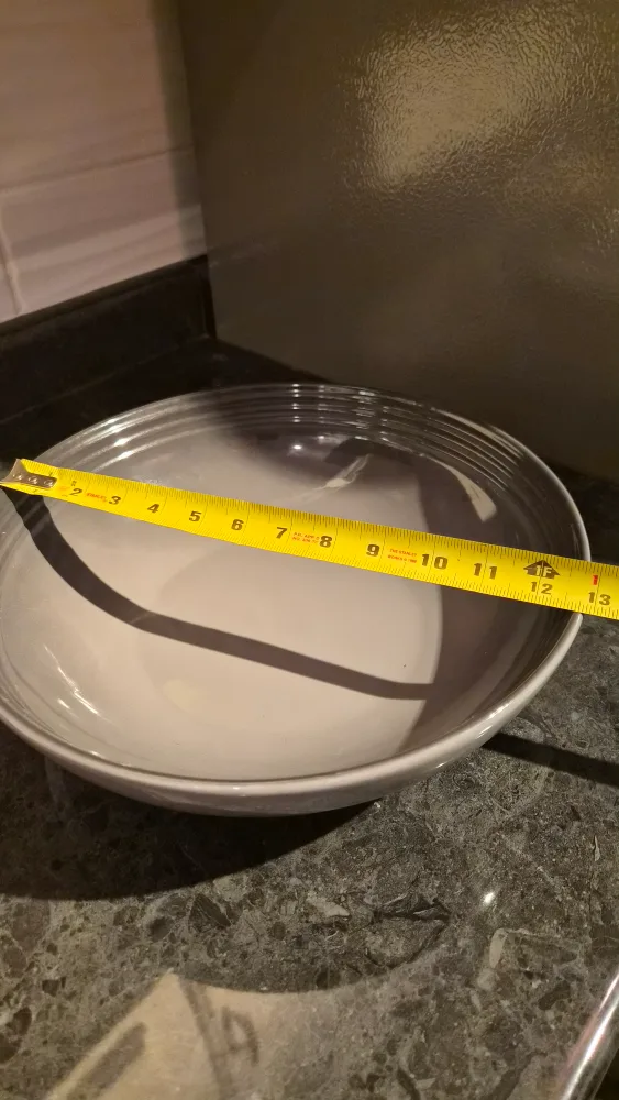 Le Creuset Serving Bowl image indicator(3)