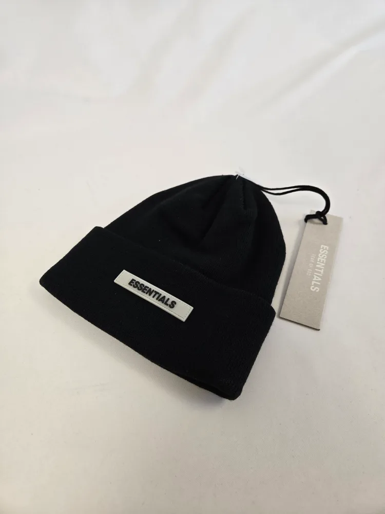 Essentials toque thumbnail