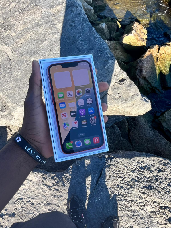 Iphone 13 128gb Red Unlocked (with box)