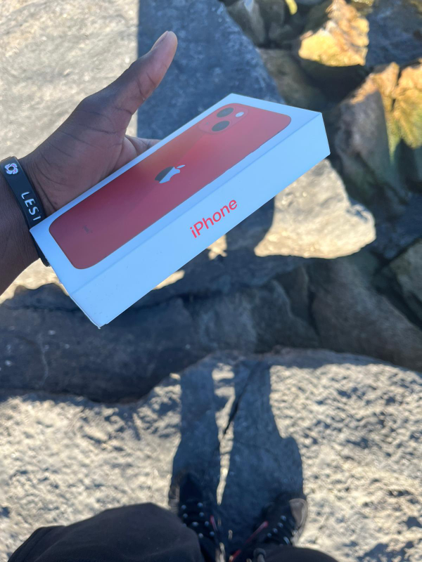 Iphone 13 128gb Red Unlocked (with box) - photo 4